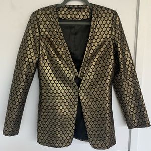 Gold embroidered scallop pattern blazer